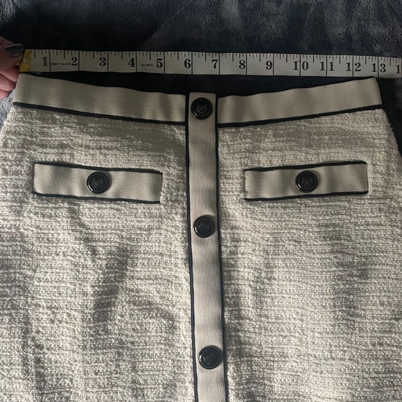 Maje Decorative-Button Tweed Mini Skirt -Off white/ecru size FR40 - Picture 11 of 11